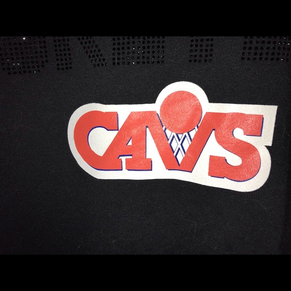 4her by Carl banks cavs sweater - Picture 3 of 7